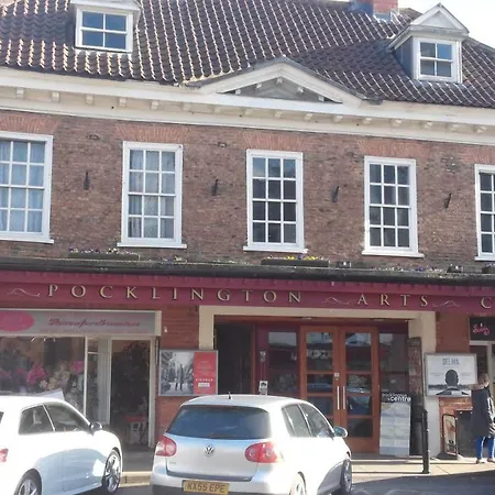 Milliner's Holiday home *